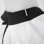 CAPA DE CORTE PREMIUM BLANCA CON CUELLO DE SILICONA - V-125 - Imagen 4