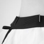 CAPA DE CORTE PREMIUM BLANCA CON CUELLO DE SILICONA - V-125 - Imagen 2