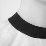 CAPA DE CORTE PREMIUM BLANCA CON CUELLO DE SILICONA - V-125 - Imagen 5